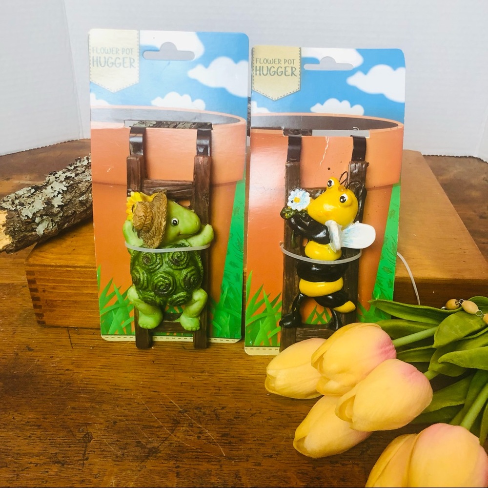 Flower 🌺 Pot Huggers set of 2